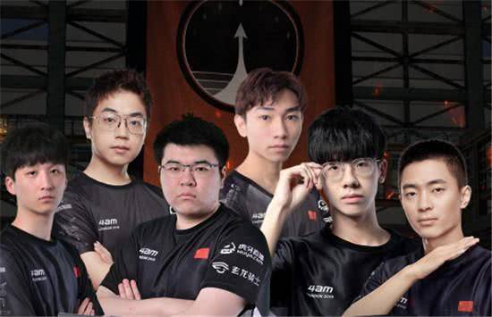 这三位前锋 这三位前锋