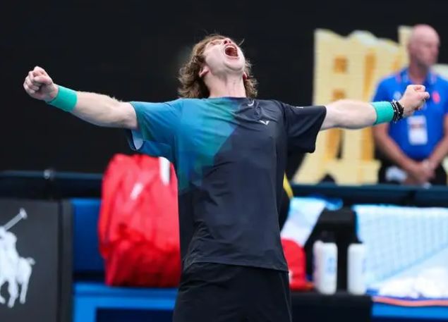 更得益于阿 更得益于阿